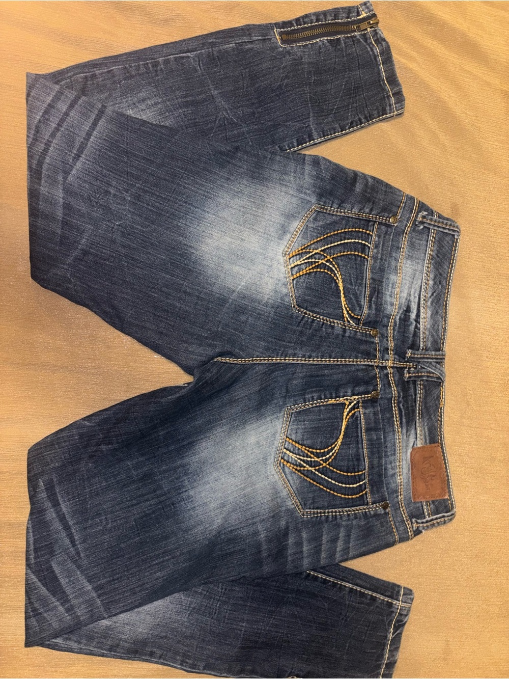 Men's Slim Straight Washed Blue Jeans with Contrast Pocket Stitching